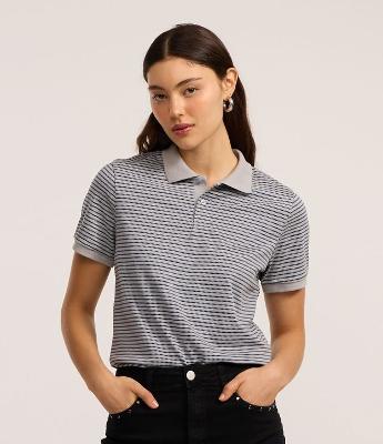 Blusa Polo Texturizada com Listras