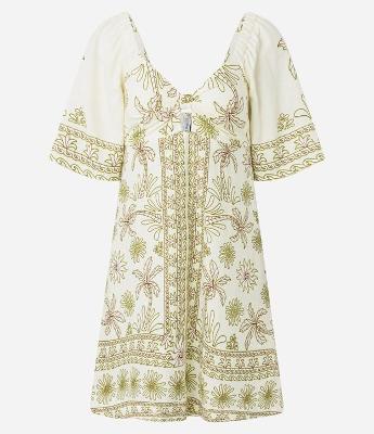 Vestido Curto Evasê em Viscolinho com Detalhe Vazado e Estampa Floral