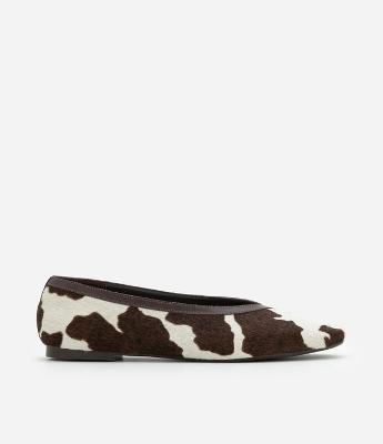 Sapatilha em Couro com Estampa Animal Print