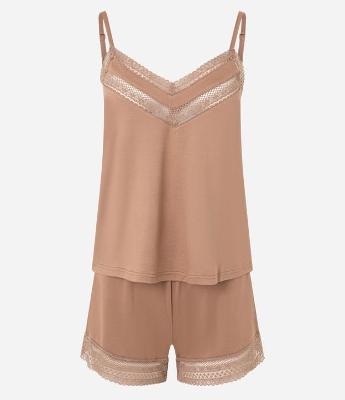 Pijama Short Doll com Alcinha e Detalhe em Renda