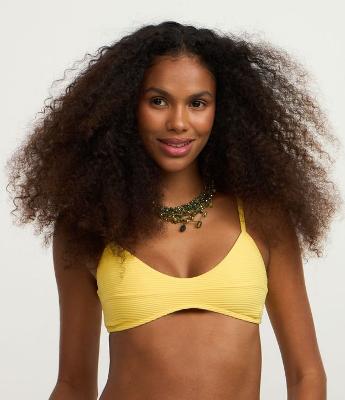 Biquíni Top Meia Taça em Microfibra Texturizada com Alças Ajustáveis