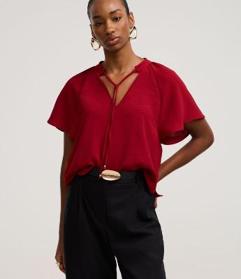 Blusa em Airflow com Amarração na Gola e Manga Godê