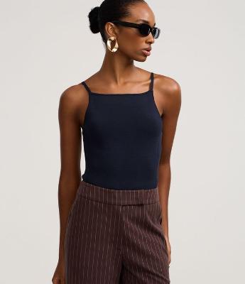 Blusa de Alça em Tricô com Decote Reto