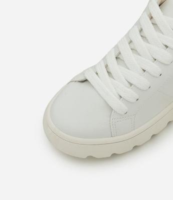 Tênis Masculino Minimalista com Sola Bold