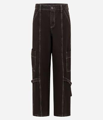 Calça Baggy em Sarja com Bolsos Cargo e Costua Aparente