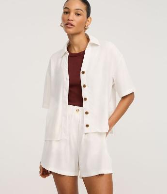 Camisa em Viscolinho com Abotoamento Frontal