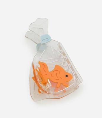 Piranha de Cabelo com Forma de Peixinho Embalado