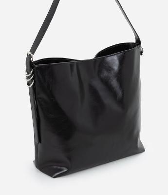 Bolsa Hobo Média com Detalhes de Metal