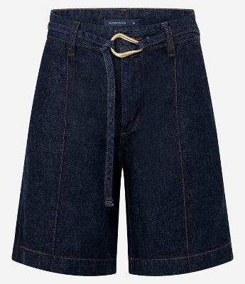 Bermuda Cintura Média em Jeans com Fivela DIferenciada