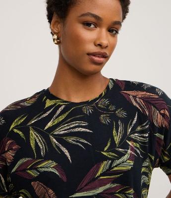 Blusa em Viscolycra com Mangas e Estampa de Folhagens