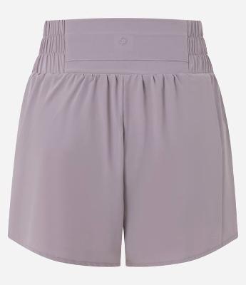 Bermuda Esportiva Sem Costura com Calcinha Interna e Textura Lisa