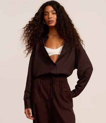 Camisa em Viscolinho com Manga Longa e Abotoamento