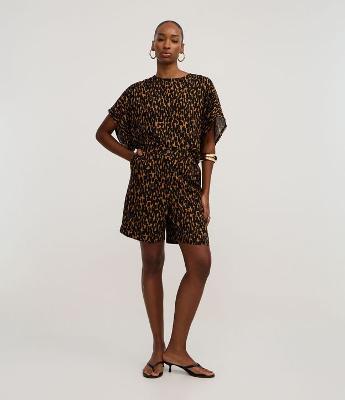 Short em Viscose com Elástico no Cós e Estampa Onça
