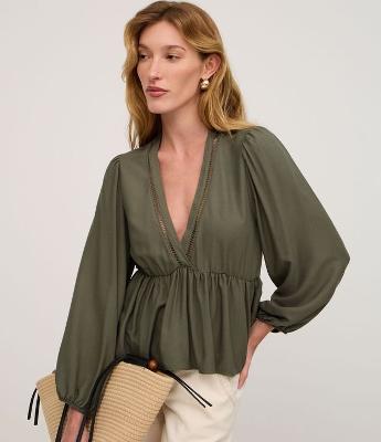 Blusa Texturizada em Viscose com Babado na Barra