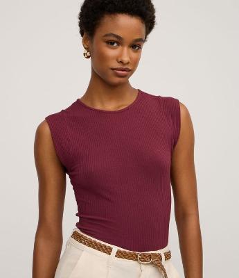 Blusa Canelada em Viscose com Gola Redonda