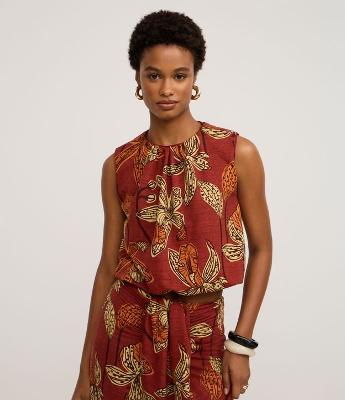 Blusa em Piquet com Franzido na Gola e Estampa Floral