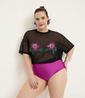 Camiseta Over em Tule Bordada Curve & Plus Size