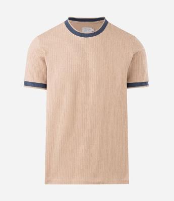 Camiseta em Algodão Texturizado com Gola e Manga Contrastante