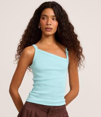 Blusa em Ribana com Decote Assimétrico