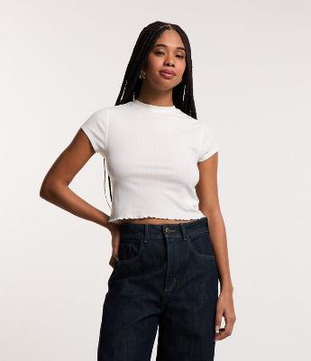 Blusa em Ribana Texturizada e Frufru na Barra