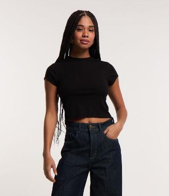 Blusa em Ribana Texturizada e Frufru na Barra