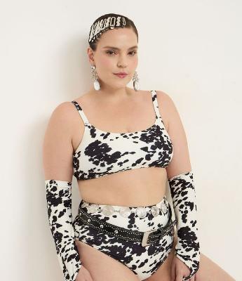Biquíni Top Camisetinha com Estampa Animal Print Vaca Curve & Size