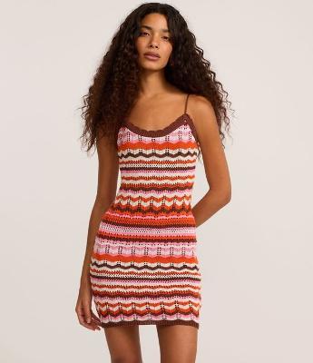 Vestido Curto em Tricô com Amarração nas Alças