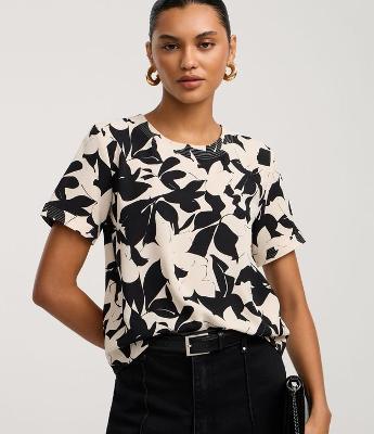 Blusa Manga Curta com Estampa Floral