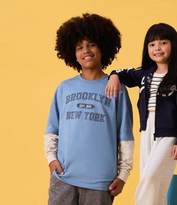 Camiseta Infantil Manga Longa com Lettering New York Brooklyn – Tam 5 a 14 Anos