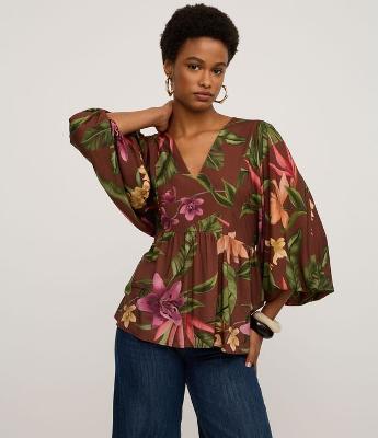 Blusa em Viscose com Decote V e Estampa Floral