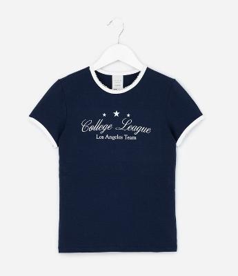 Camiseta  Baby Look com Estampa Lettering College League