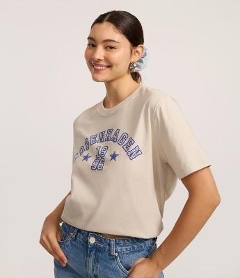 Camiseta em Algodão com Estampa Lettering “Copenhagen 1996”