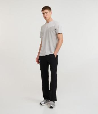 Calça Esportiva em Microfibra Liso Reta