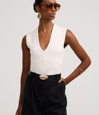 Blusa Regata em Ribana com Alça Larga e Decote V