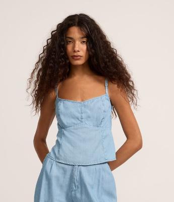 Blusa de Alça em Jeans com Decote Reto