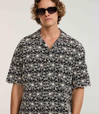 Camisa em Jacquard com Estampa Bordada de  Flores