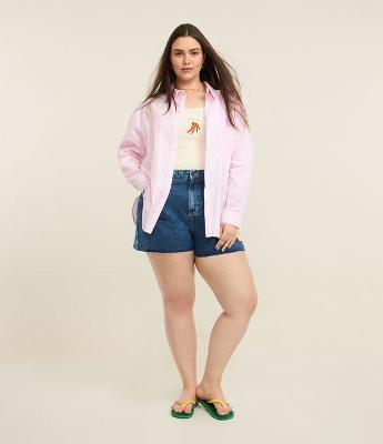 Short Jeans Mom com Barra a Fio e Bordado Caju Curve & Plus Size