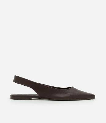 Sapatilha Slingback de Bico Fino em Couro