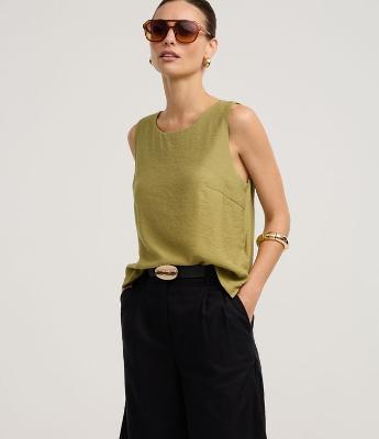 Blusa em Viscose com Pence Lateral e Efeito Amassado