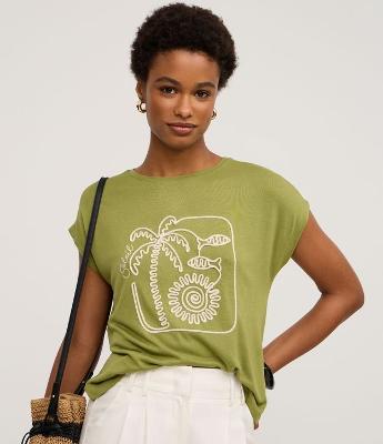 Camiseta Regular em Viscose com Bordado Coqueiro