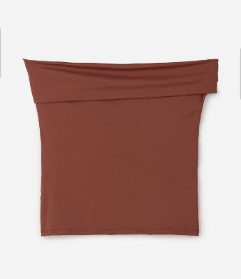 Blusa Ajustada em Microfibra com Decote Ombro a Ombro