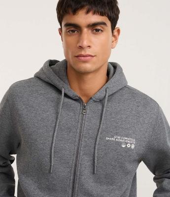 Casaco em Moletom com Estampa Localizada