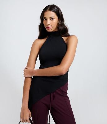 Blusa em Poliamida com Decote Halter e Barra Assimétrica