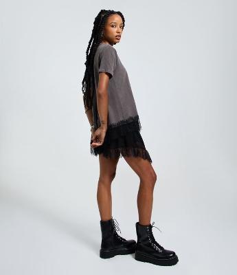 Saia Assimétrica com Babados em Renda