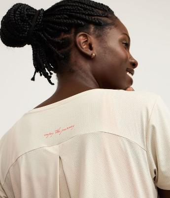 Camiseta Esportiva em Microfibra Manga com Curta