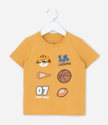 Camiseta Infantil com Estampa College e Aplicação Chenille – Tam 1 a 5/6 Anos