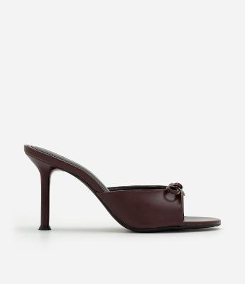 Sandália Mule em Pu com Mini Laço