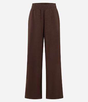 Calça Reta Esportiva com Detalhe Lateral Contrastante