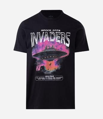 Camiseta Regular em Algodão com Estampa Space Cats Invaders