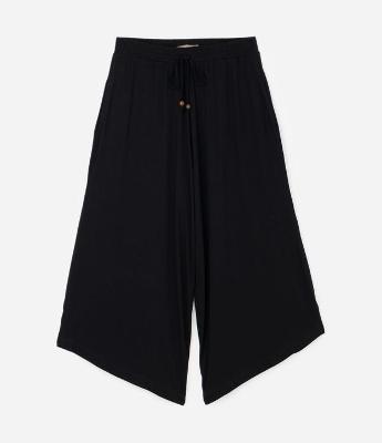 Calça Pantacourt em Viscose com Barra Assimétrica Curve & Plus Size